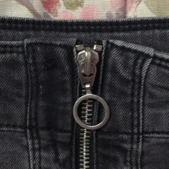 Zip up dark gray skirt - Picture 5 of 7